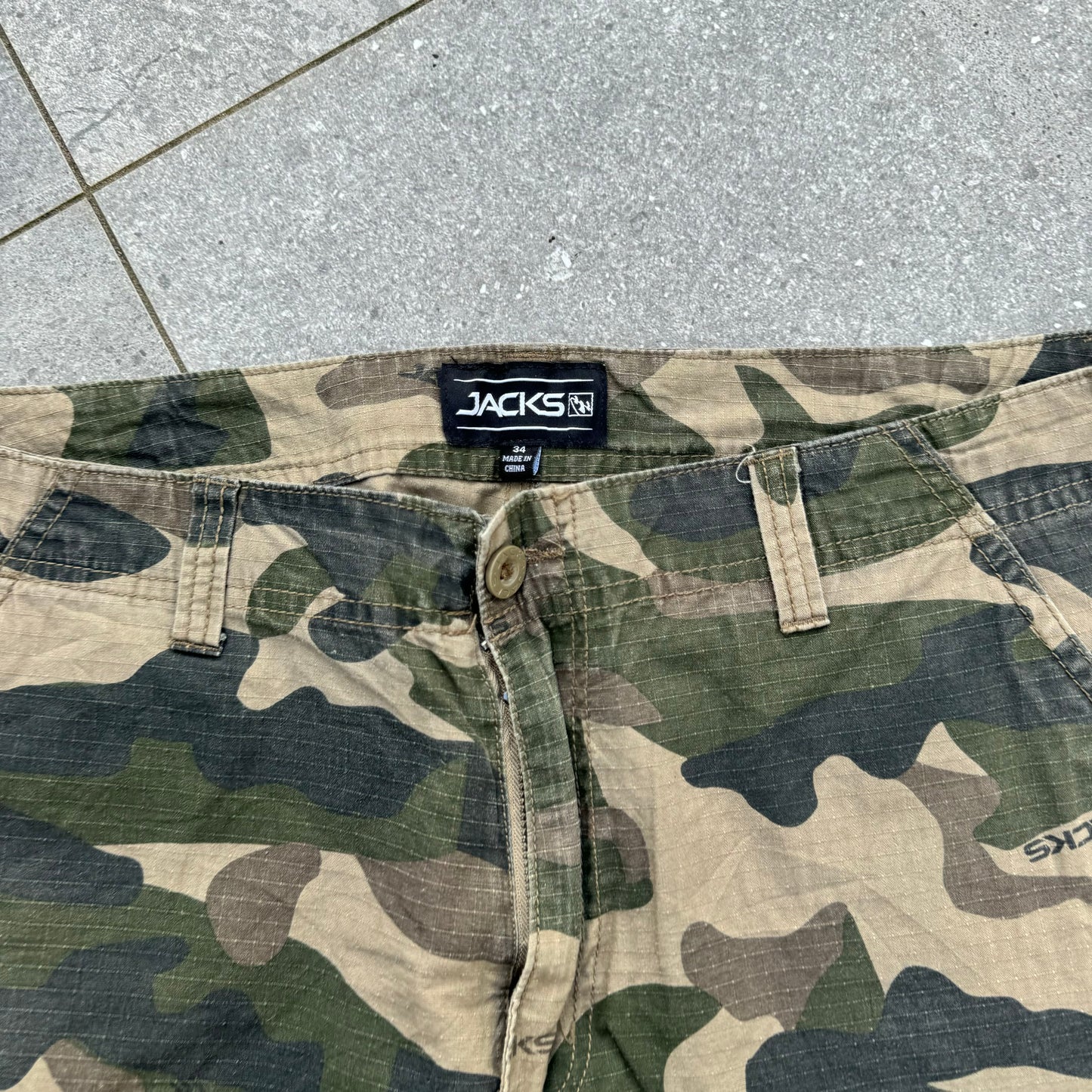jacks camo shorts - 36”