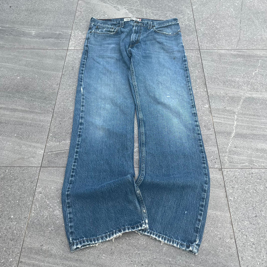 beautiful levi low rise bootcuts - 34x34”