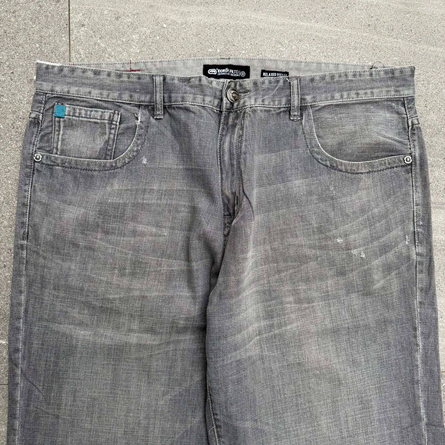 ecko concrete fades - 42x32”