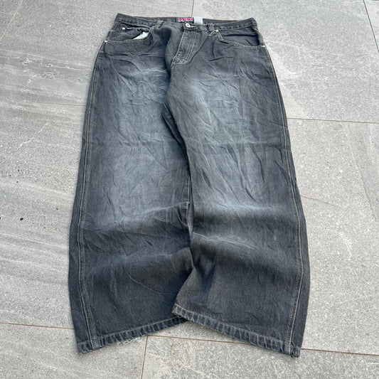 faded baggy webs - 36x30”