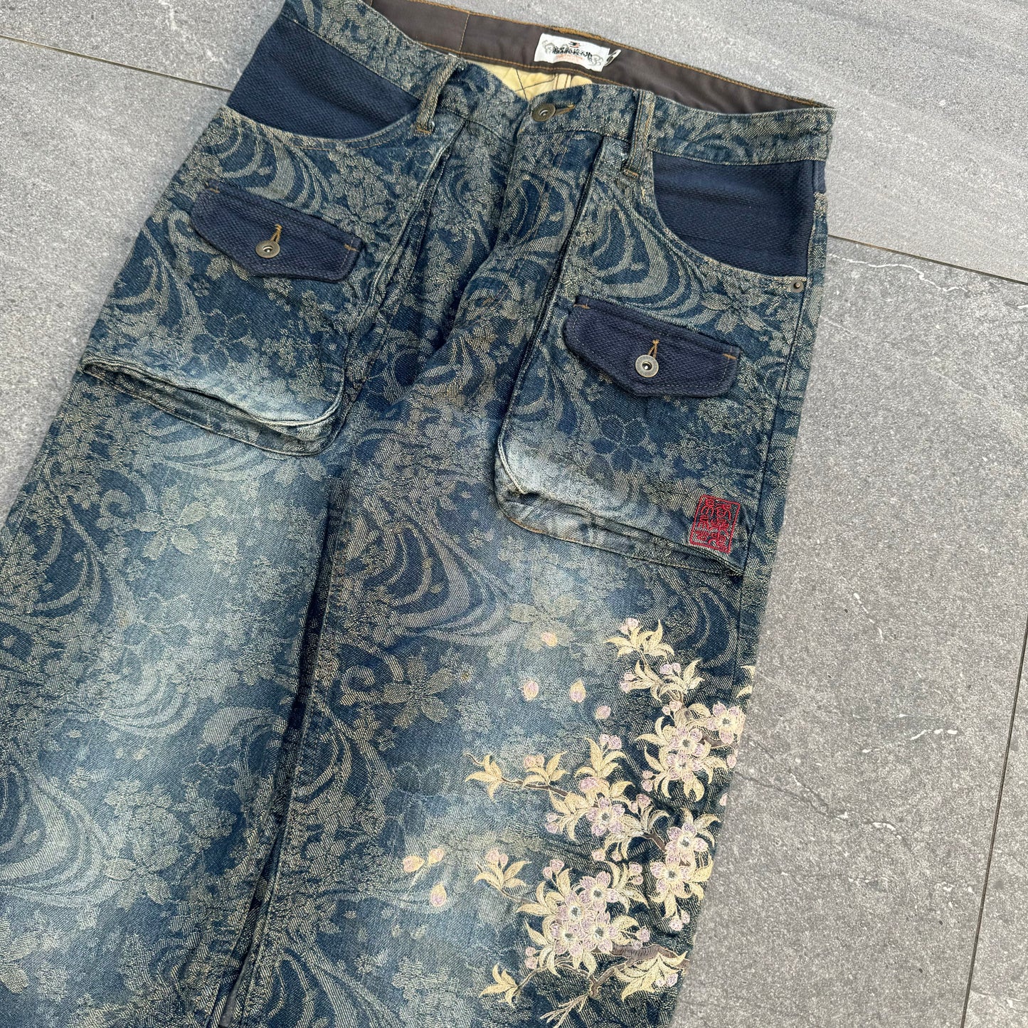 (karakuri) the most beautiful and intricate pair of jeans i’ve ever seen - 33x30”