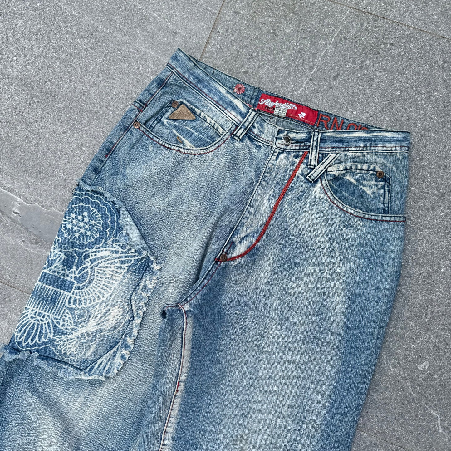 akademiks jeans - 31x33”