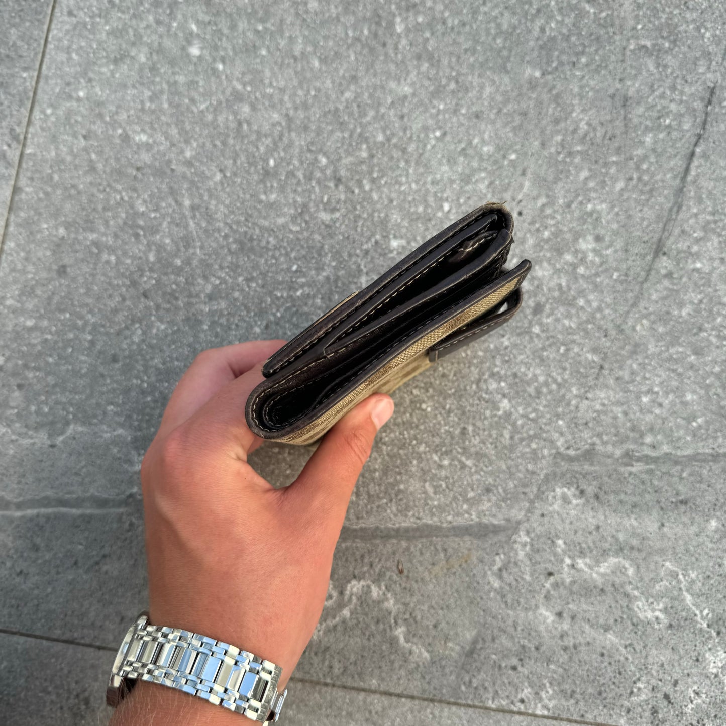 gucci trifold wallet
