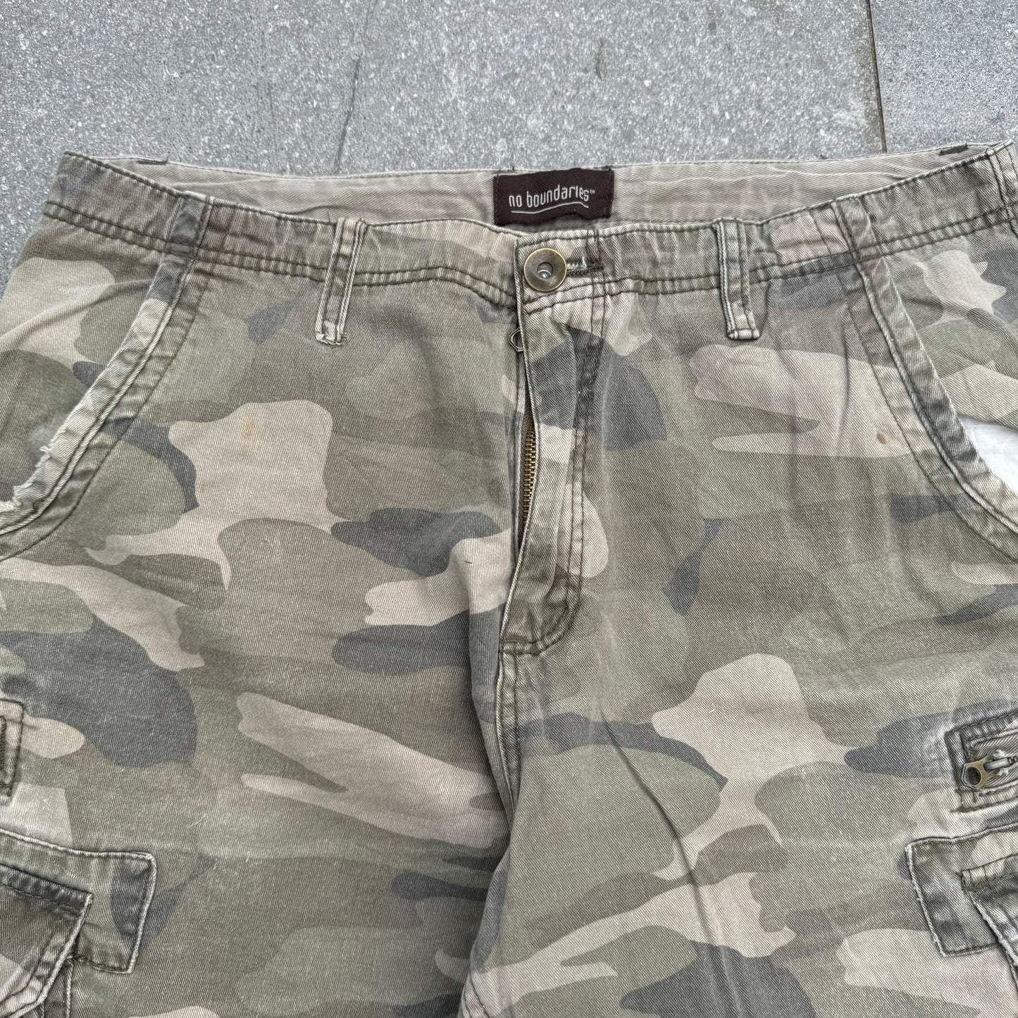 no boundaries camo cargos - 36x11”