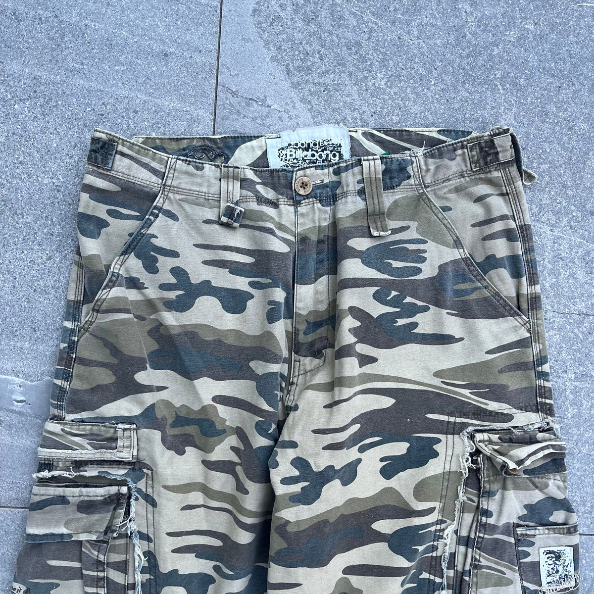 insane fit on these billabong cargos - 34”