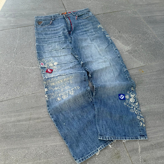 beast beast beast akademiks LOOK AT THE WASH + DETAILS YOOOO 36x32”