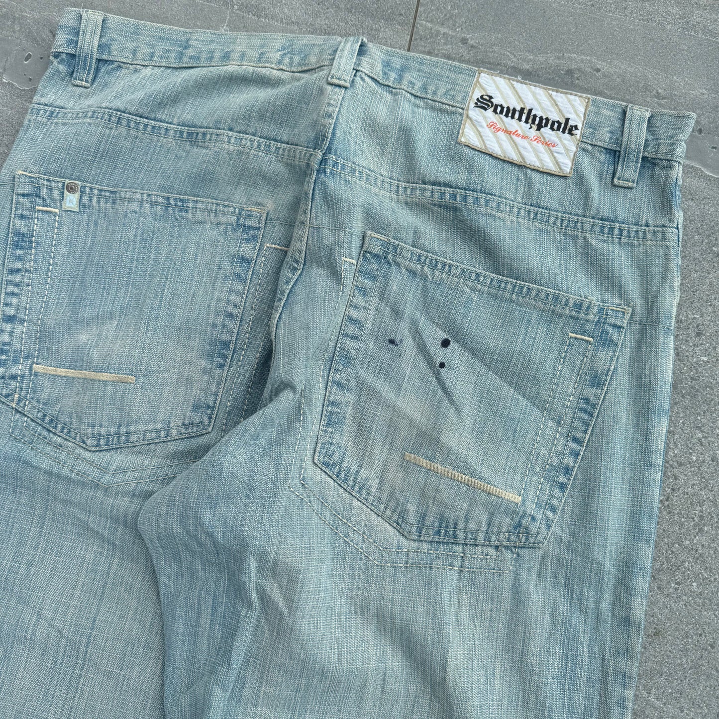 beautiful lightwash southpoles - 38x32”