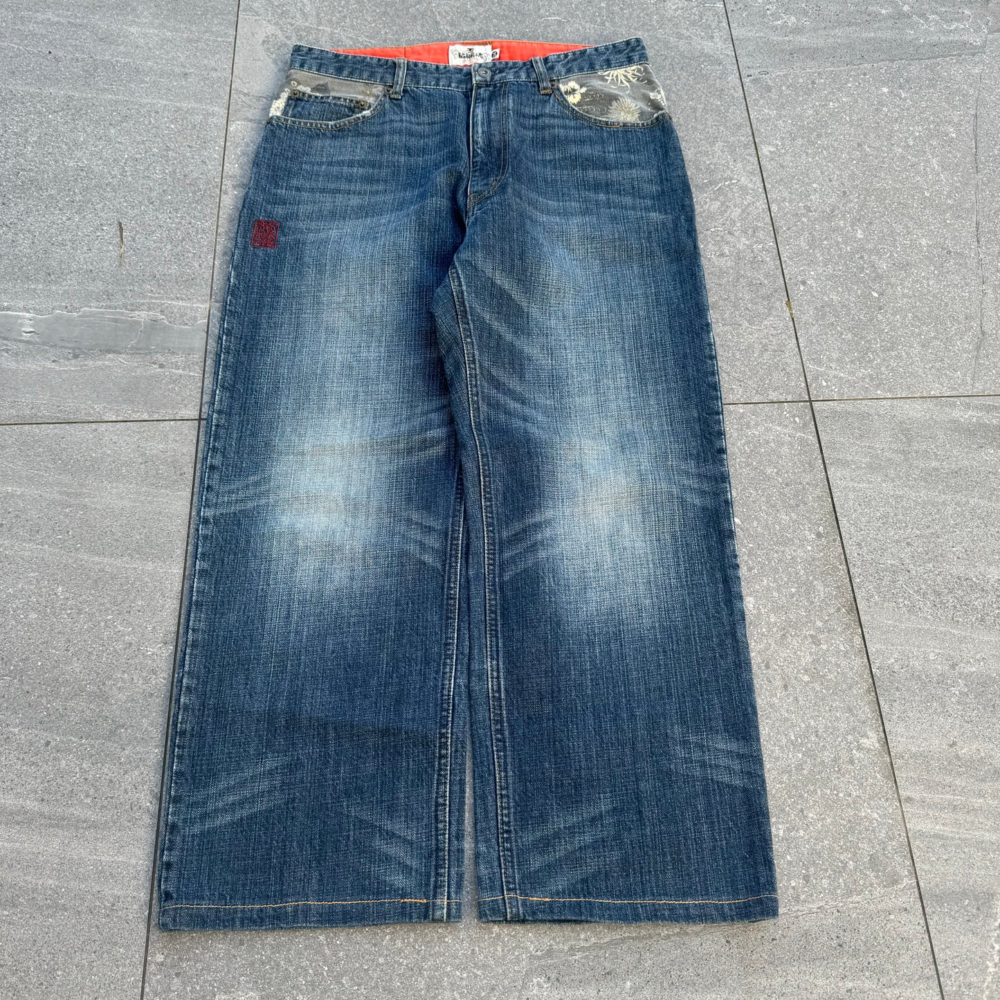 beautiful karakuri - 33x27” (38.5 outseam)