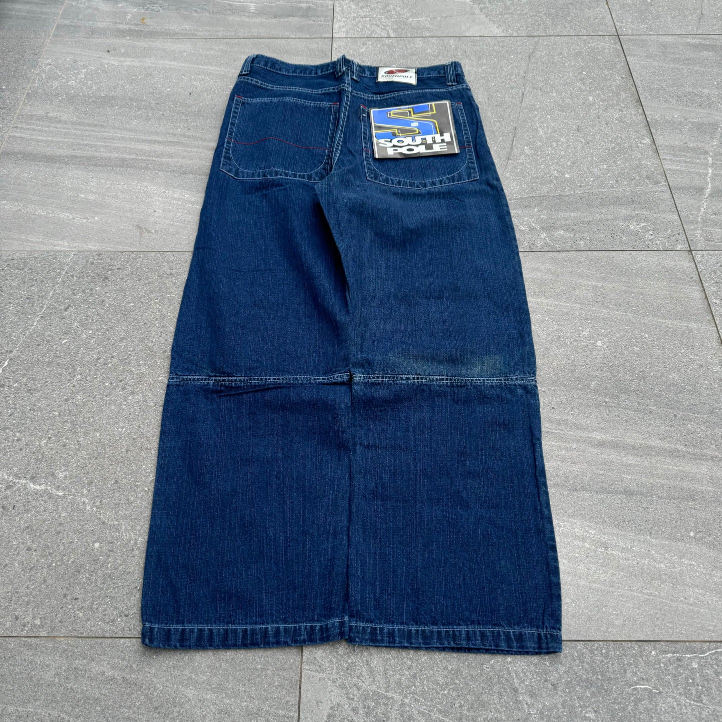 deadstock southpole badges - 35x31”