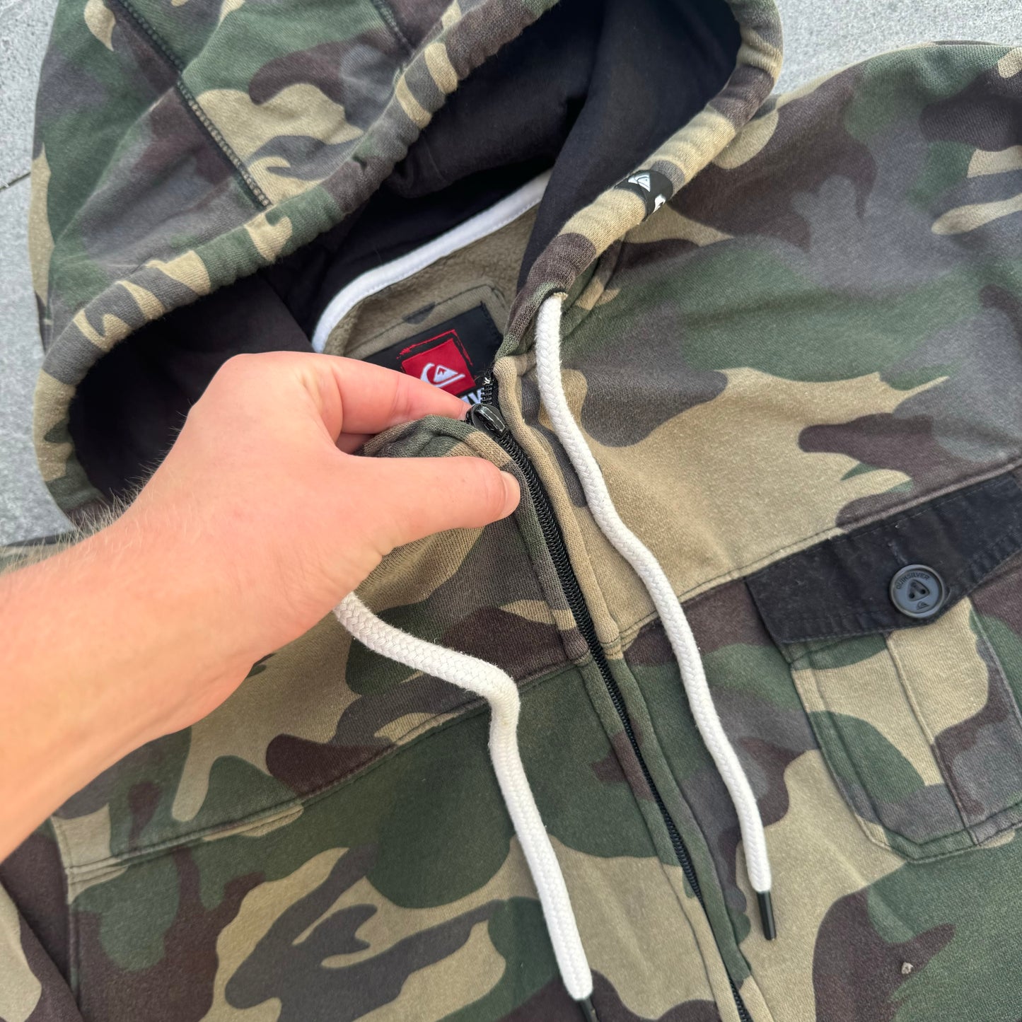 camo quiksilver hoodie - M/L
