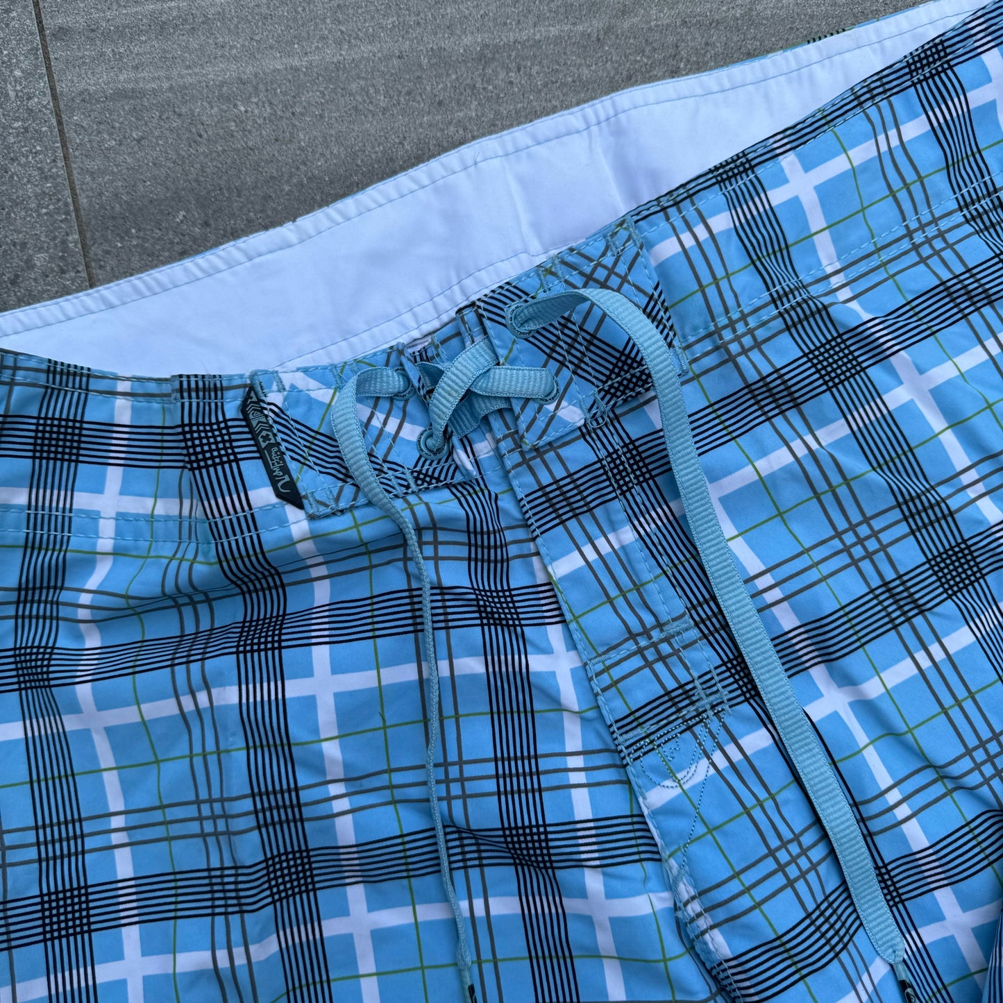 PEAKKK quiksilver boardies - 36x11.5”