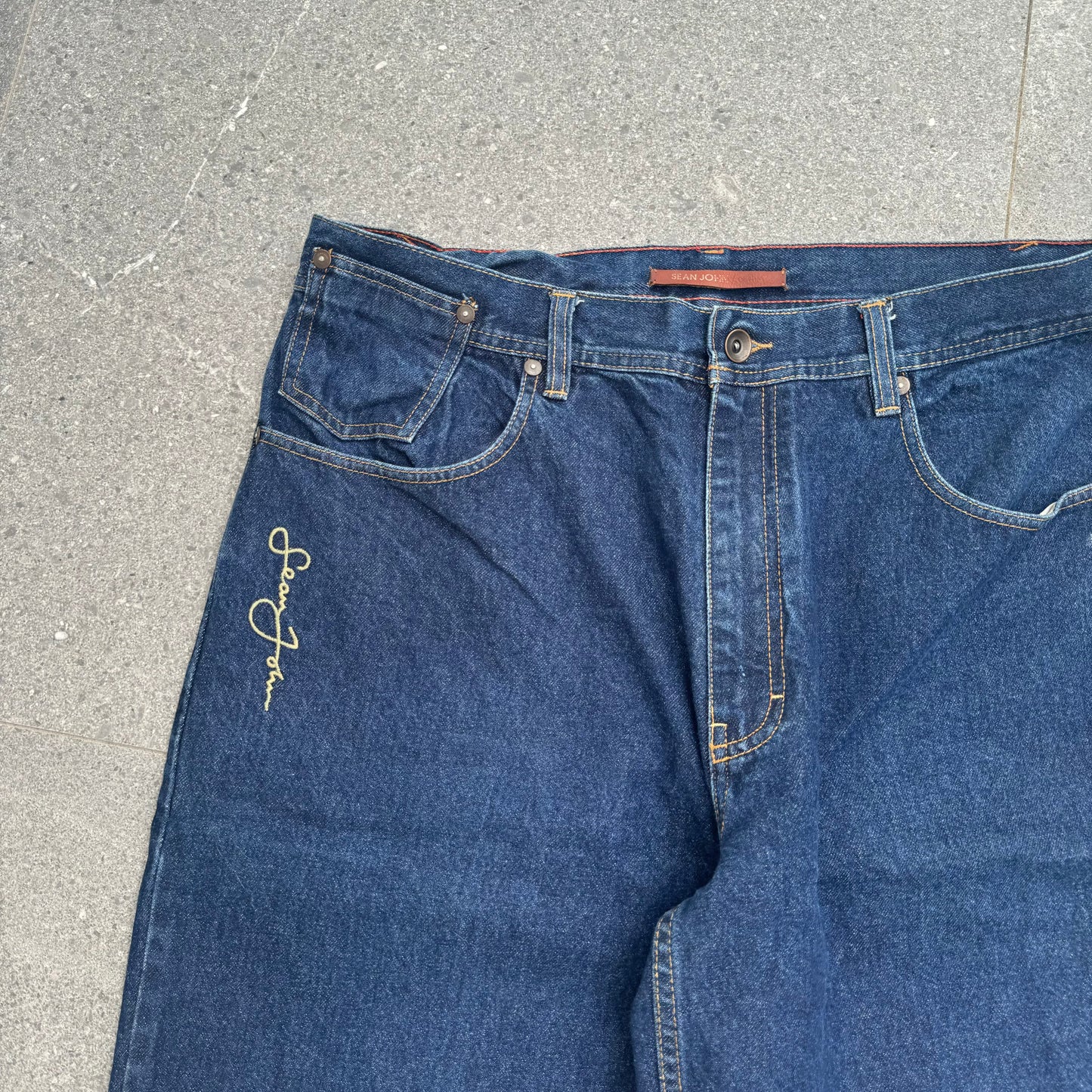 THE FITTT IS SO GOOD sean john jorts - 36x14”
