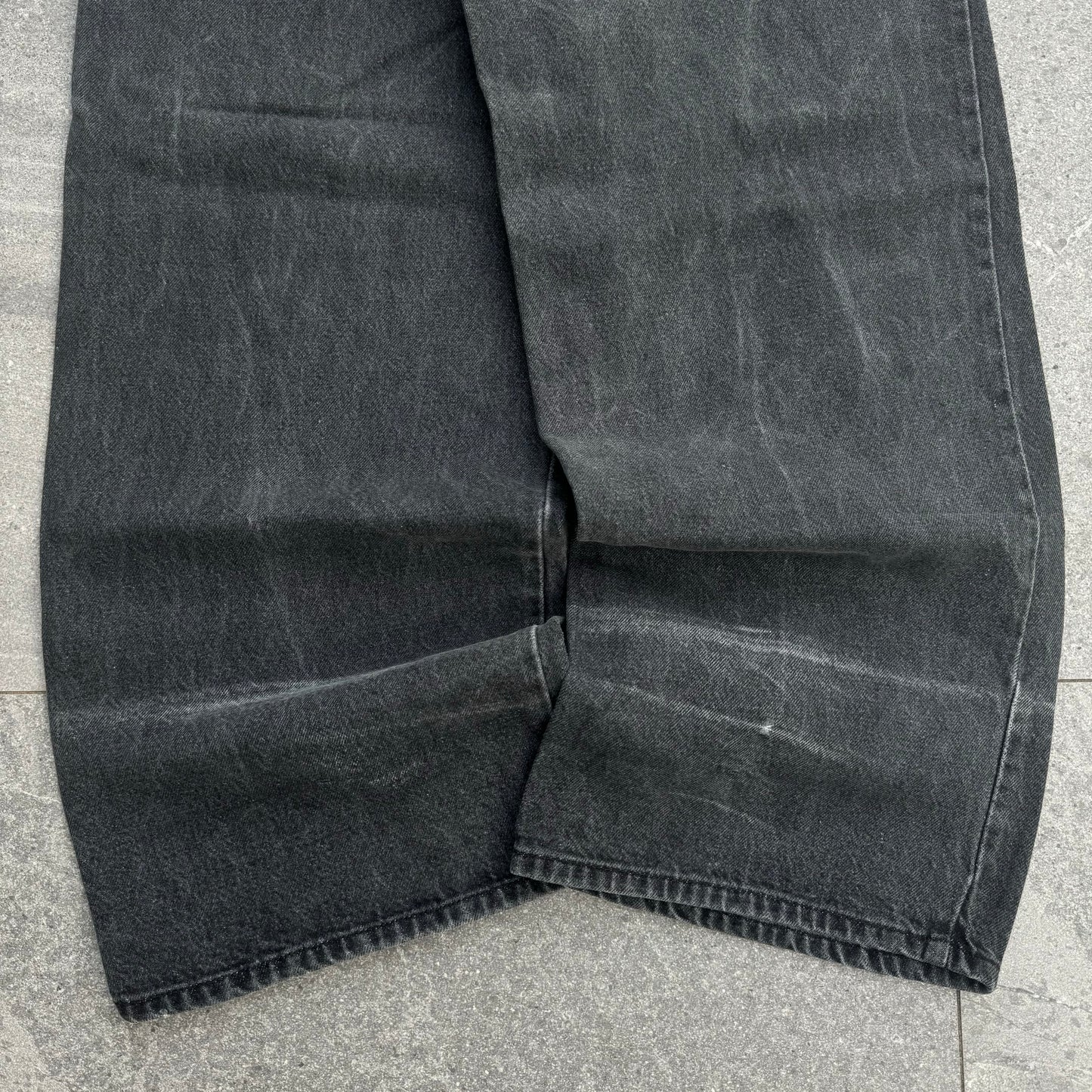 if you are a 32”, you need to buy these instantly. grail solo jeans