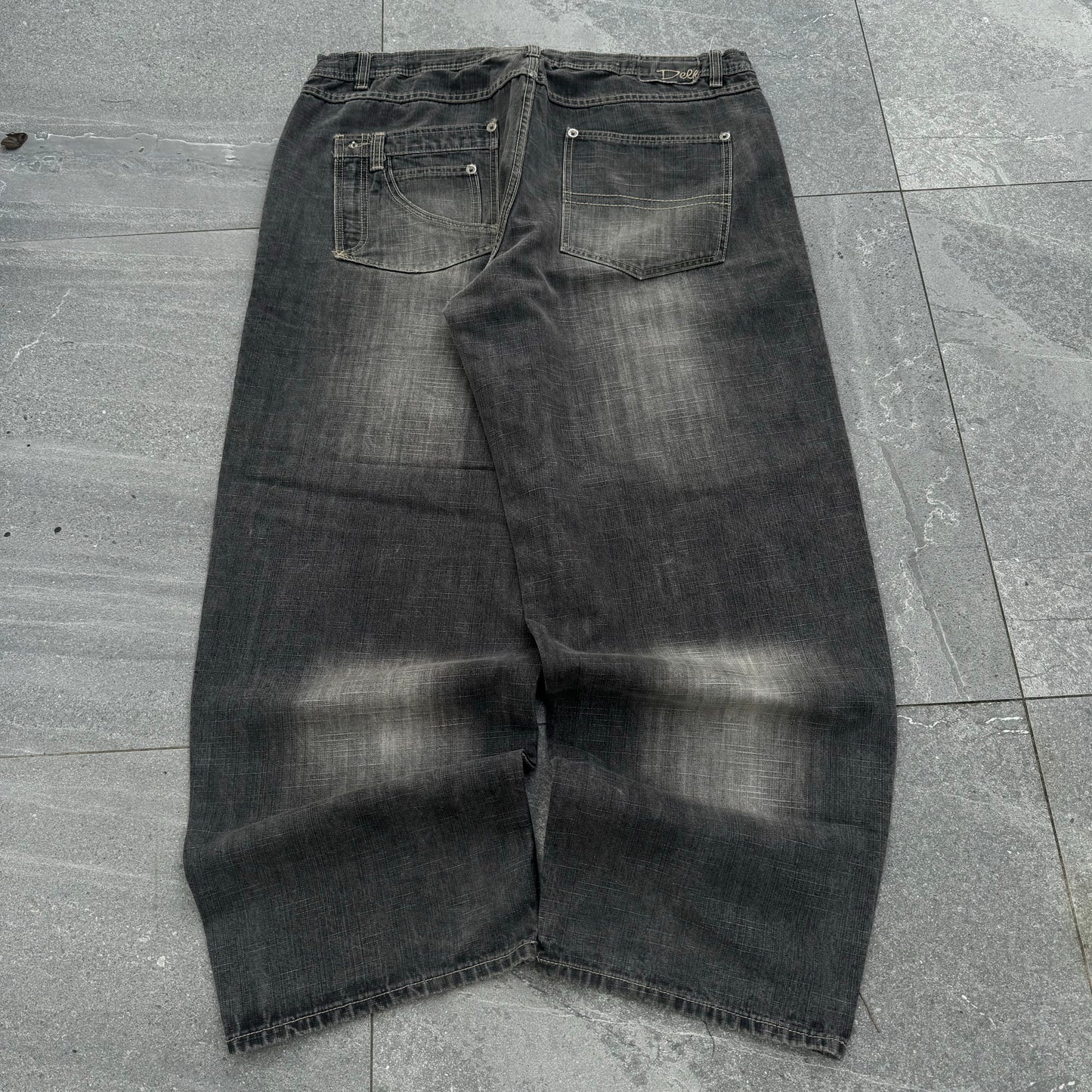 delf jeans - 42x32” (can fit most sizes tho)