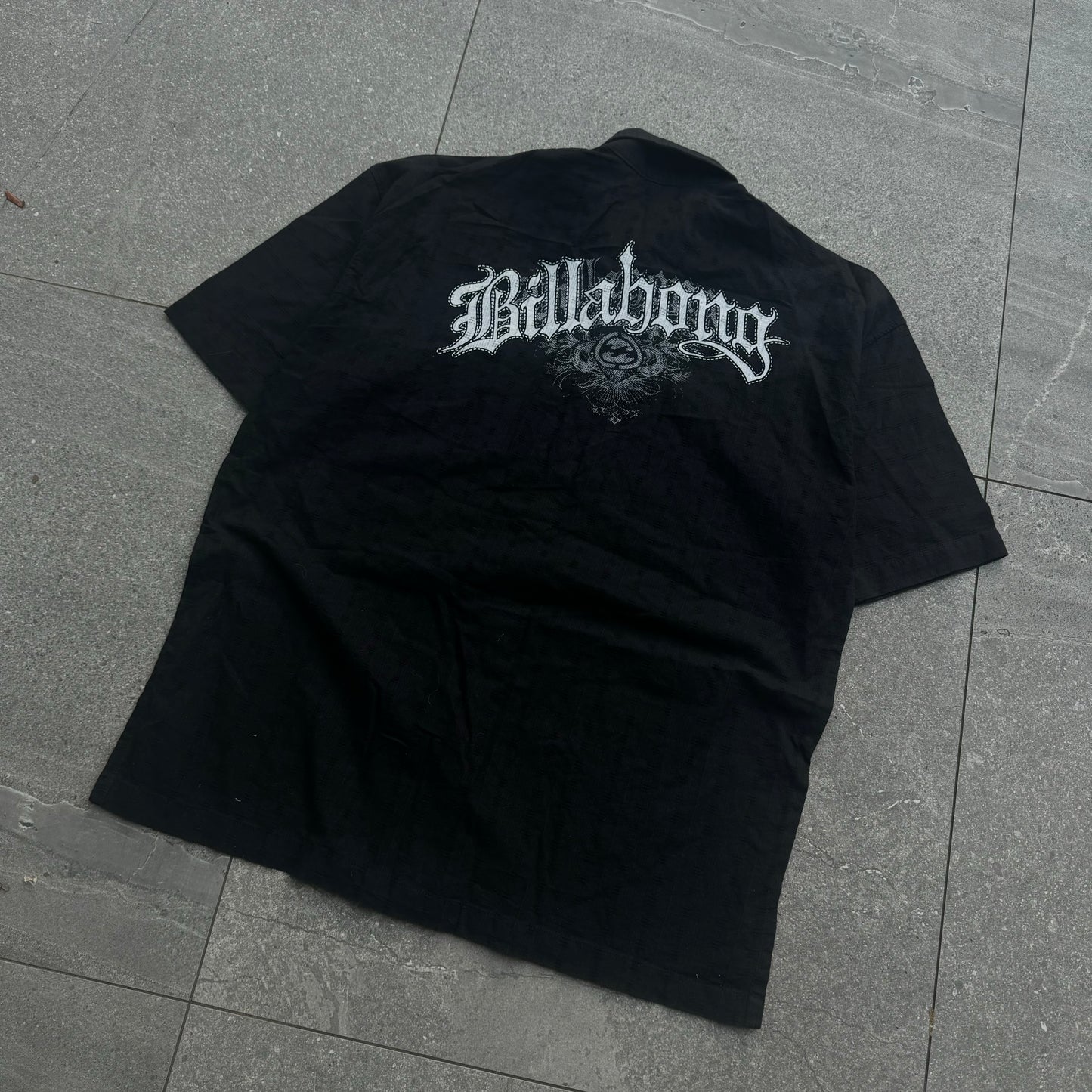 billabong shirt - XL