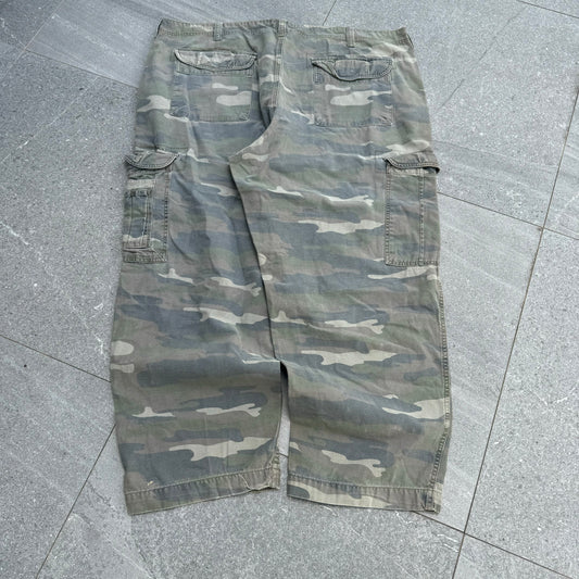 faded glory camo pants - 46x30”
