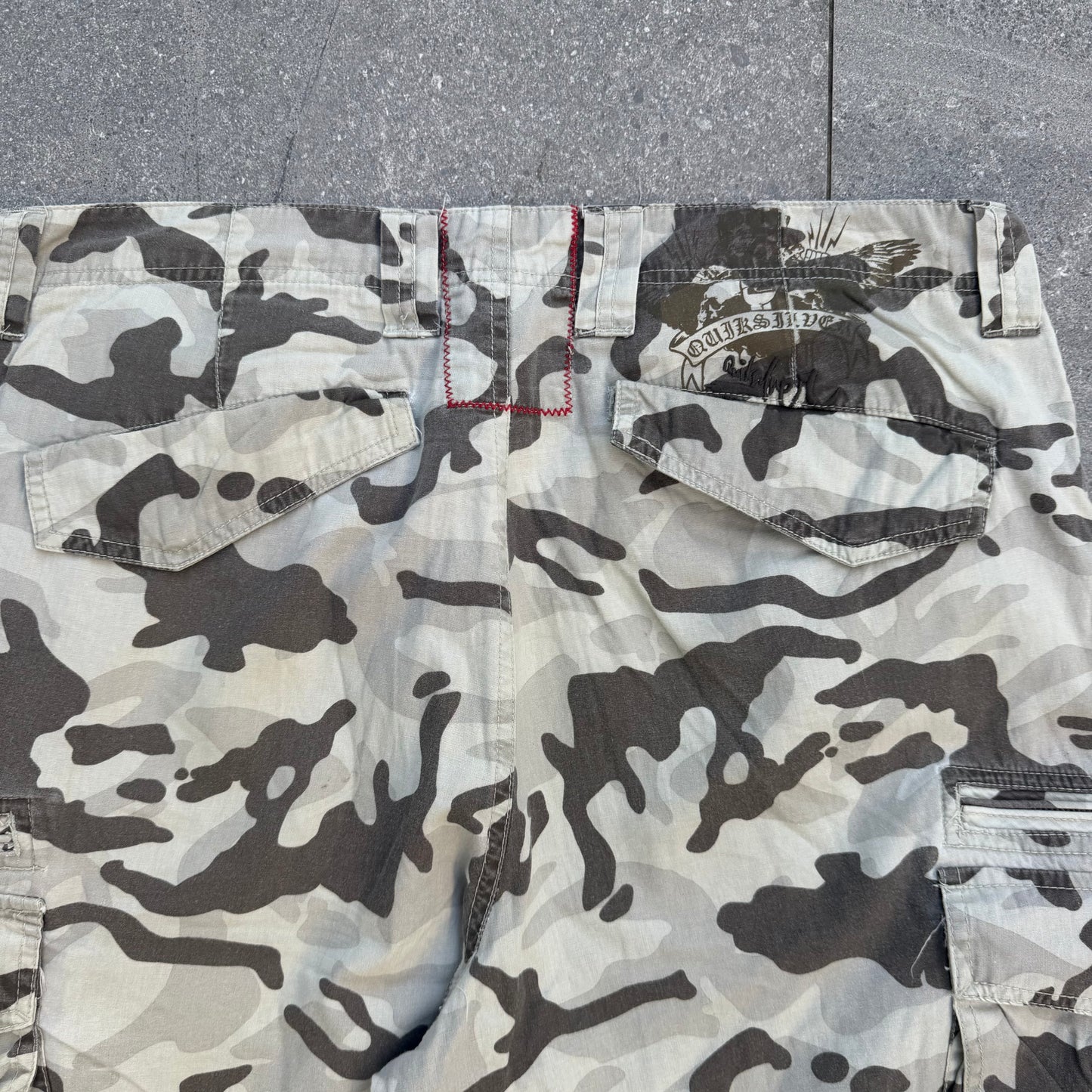 floooooded below knee fitting quiksilver camos - 36”