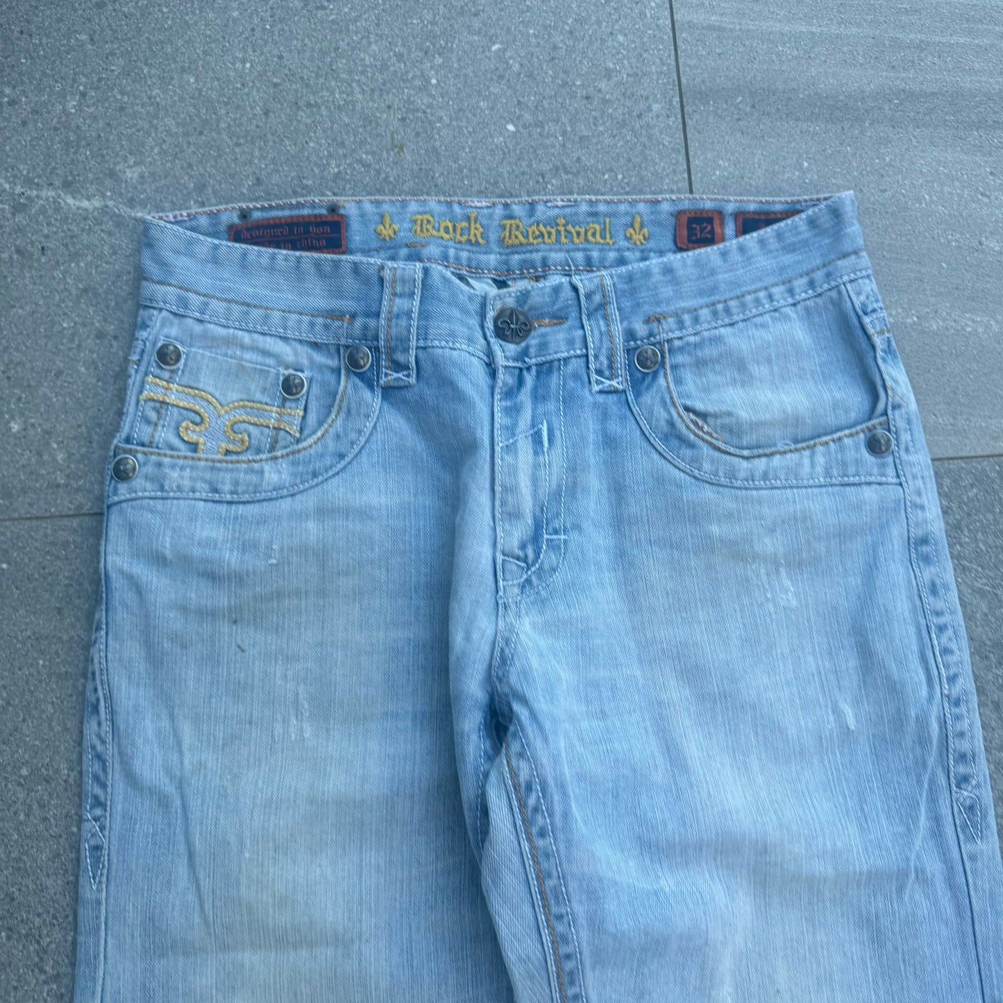 rock revival straights - 32x33”