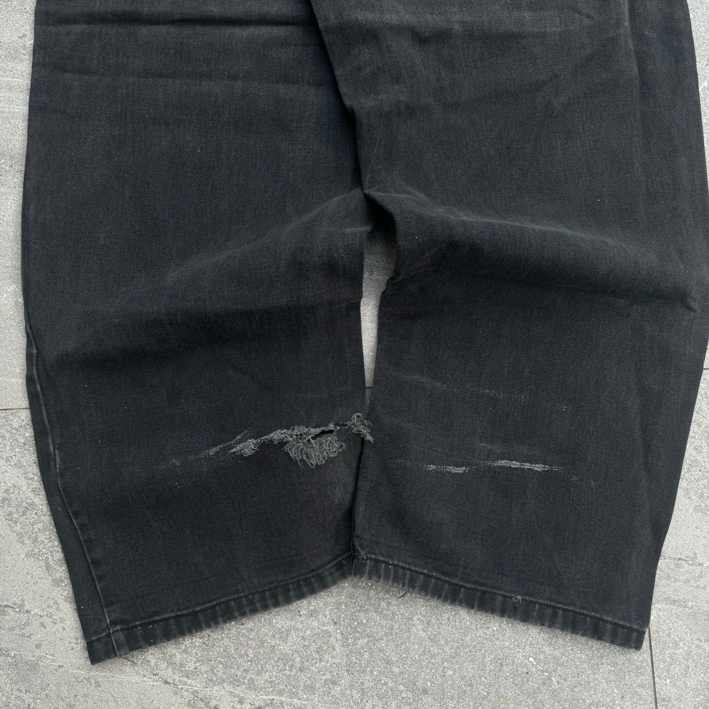 fattest black southpoles - 42x32”