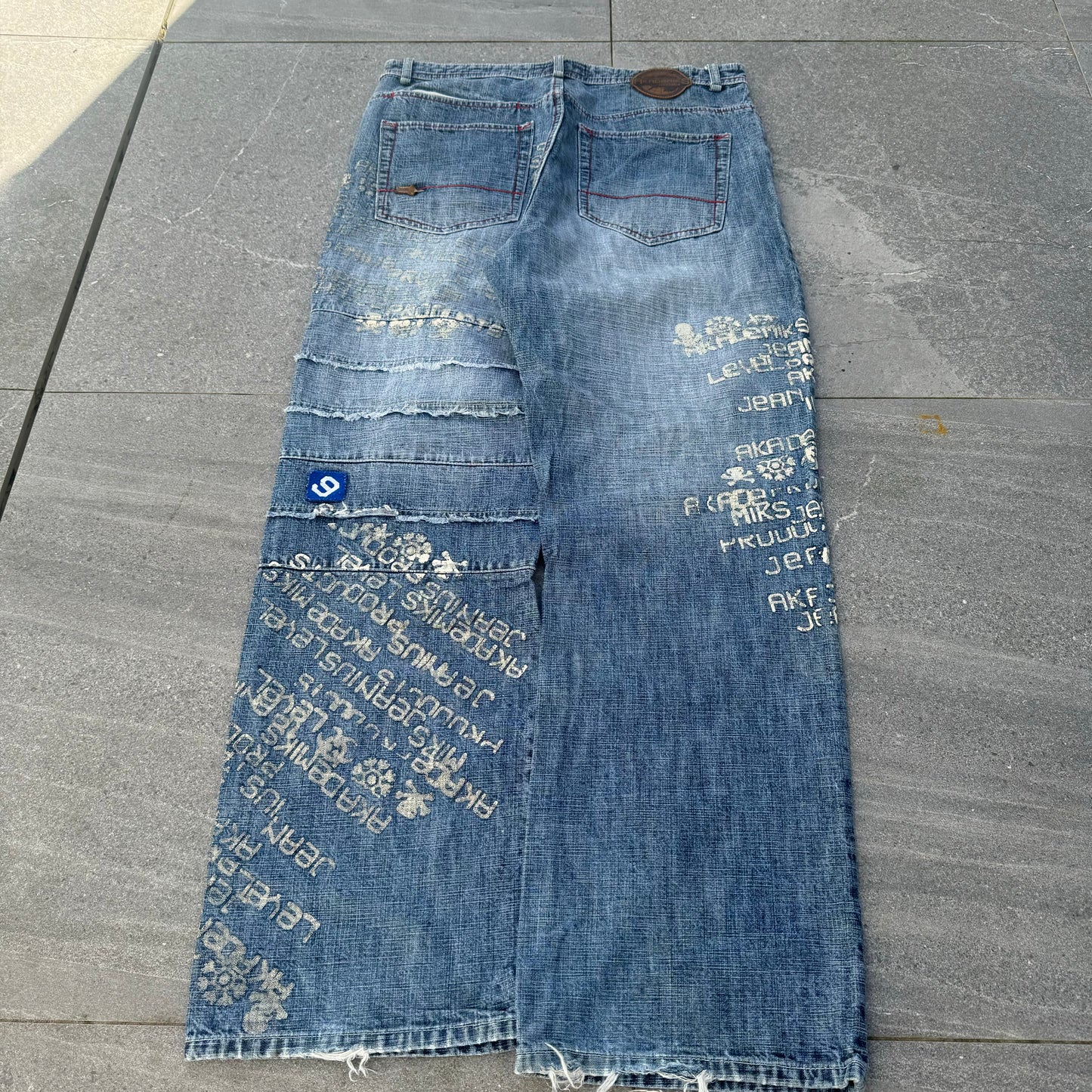 beast beast beast akademiks LOOK AT THE WASH + DETAILS YOOOO 36x32”