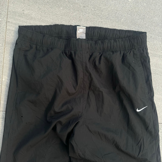 reaaaaal tidy nikes - 36x31”