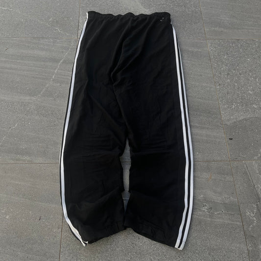 triple stripe adidas trackpant - 32”