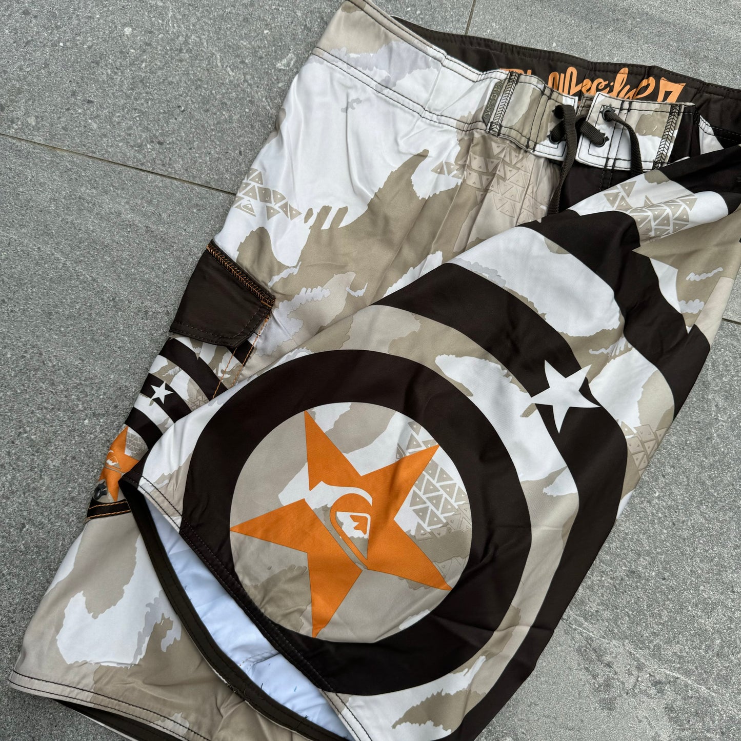quiksilver boardies - 34x11”