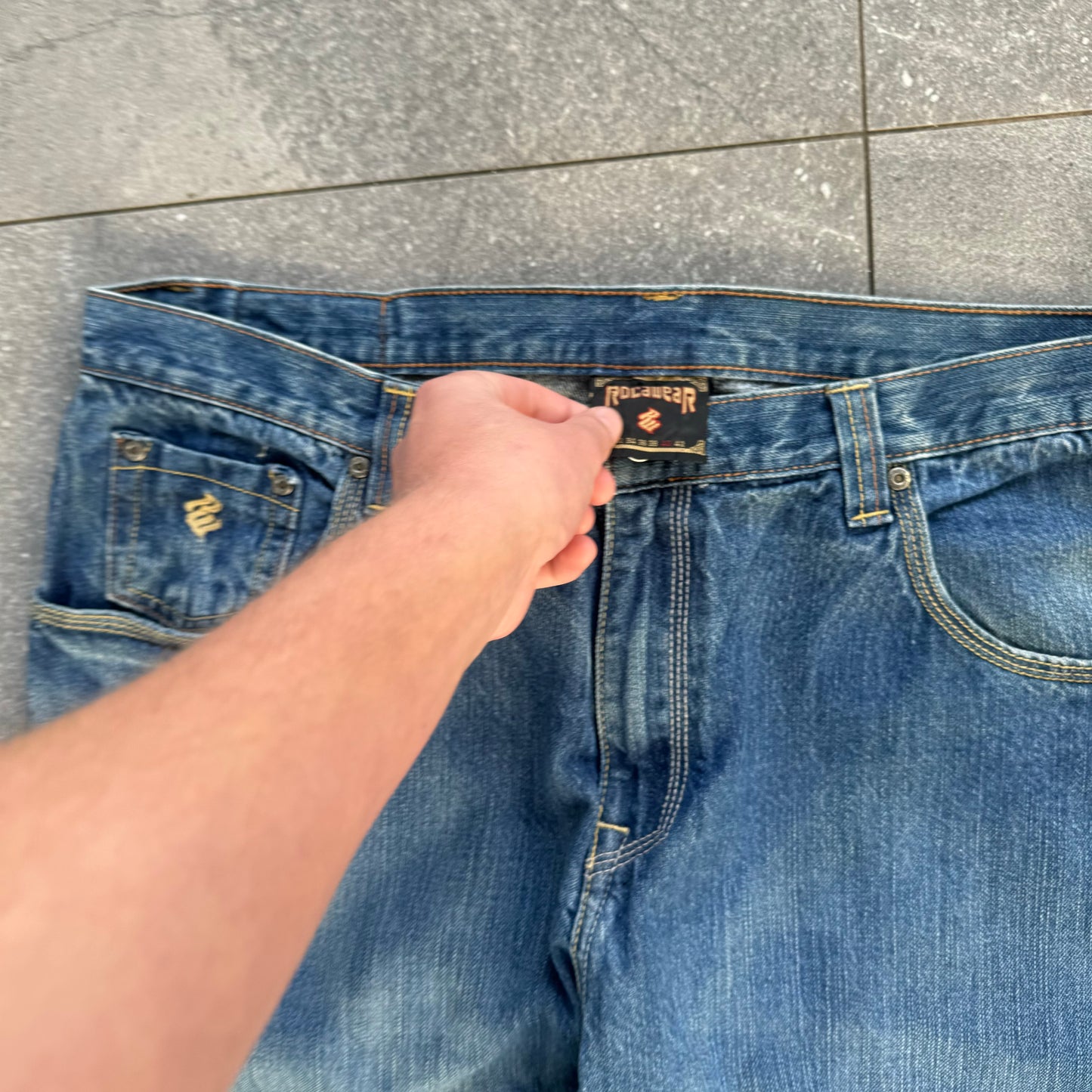 glorious rocawear jeans - 38x33”