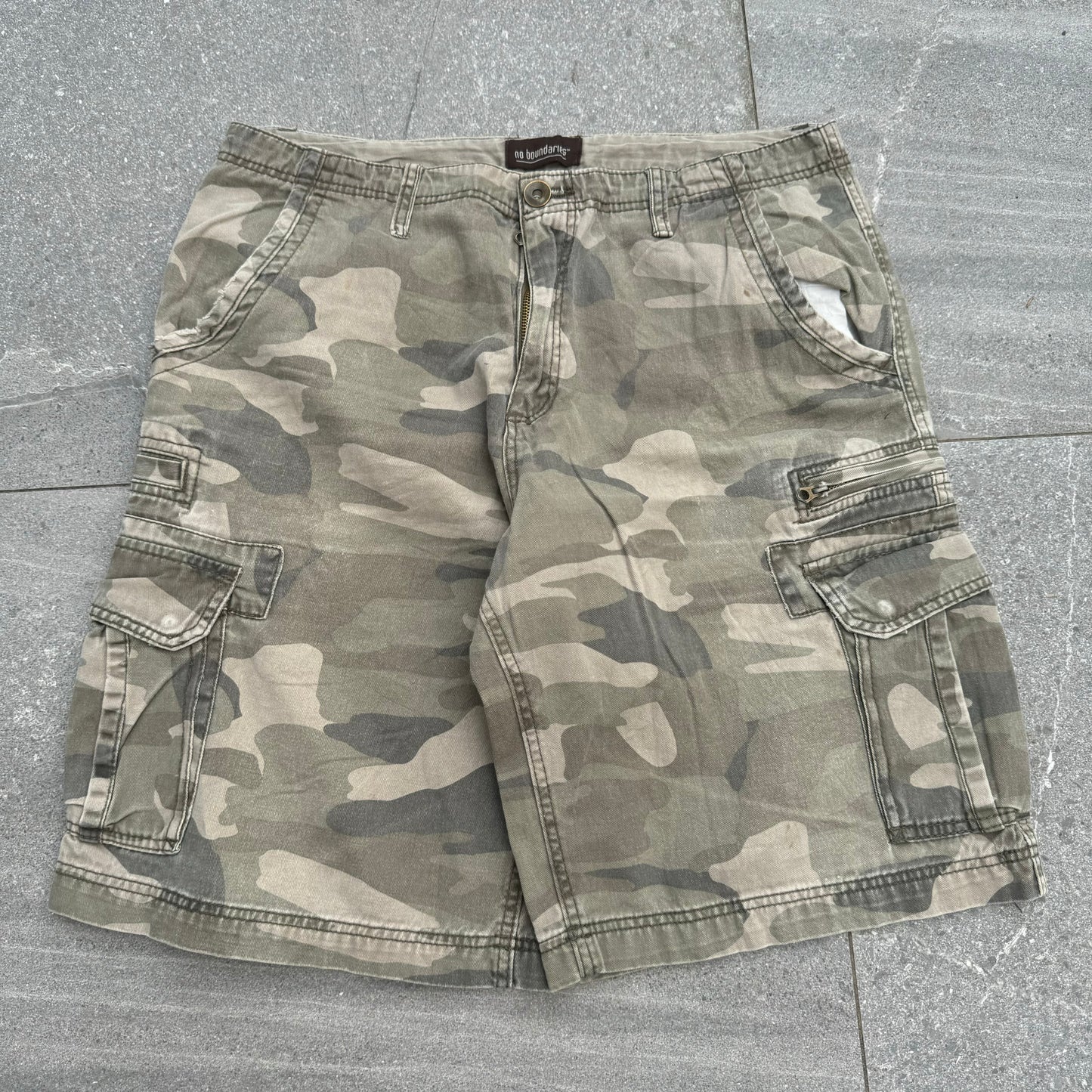no boundaries camo cargos - 36x11”