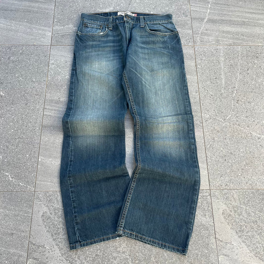 peak of all bootcuts . levi 527 lows - 31x30
