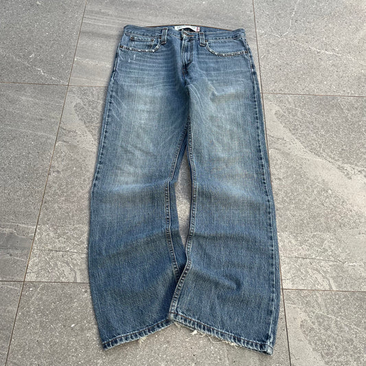 beaut pair of levi 527 low bootcuts - 32x32”