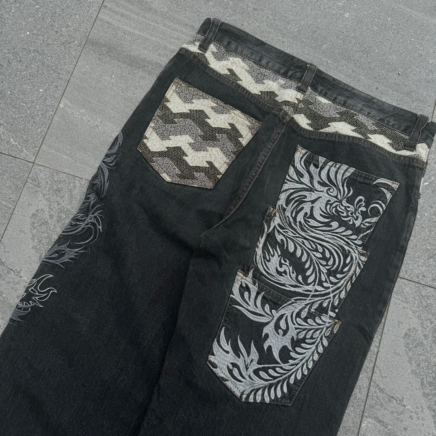 beautiful japanese dragon jeans - 34x29”