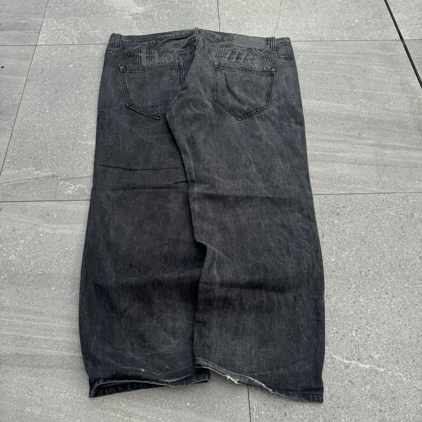 huge rocawear back hits - 46x32”