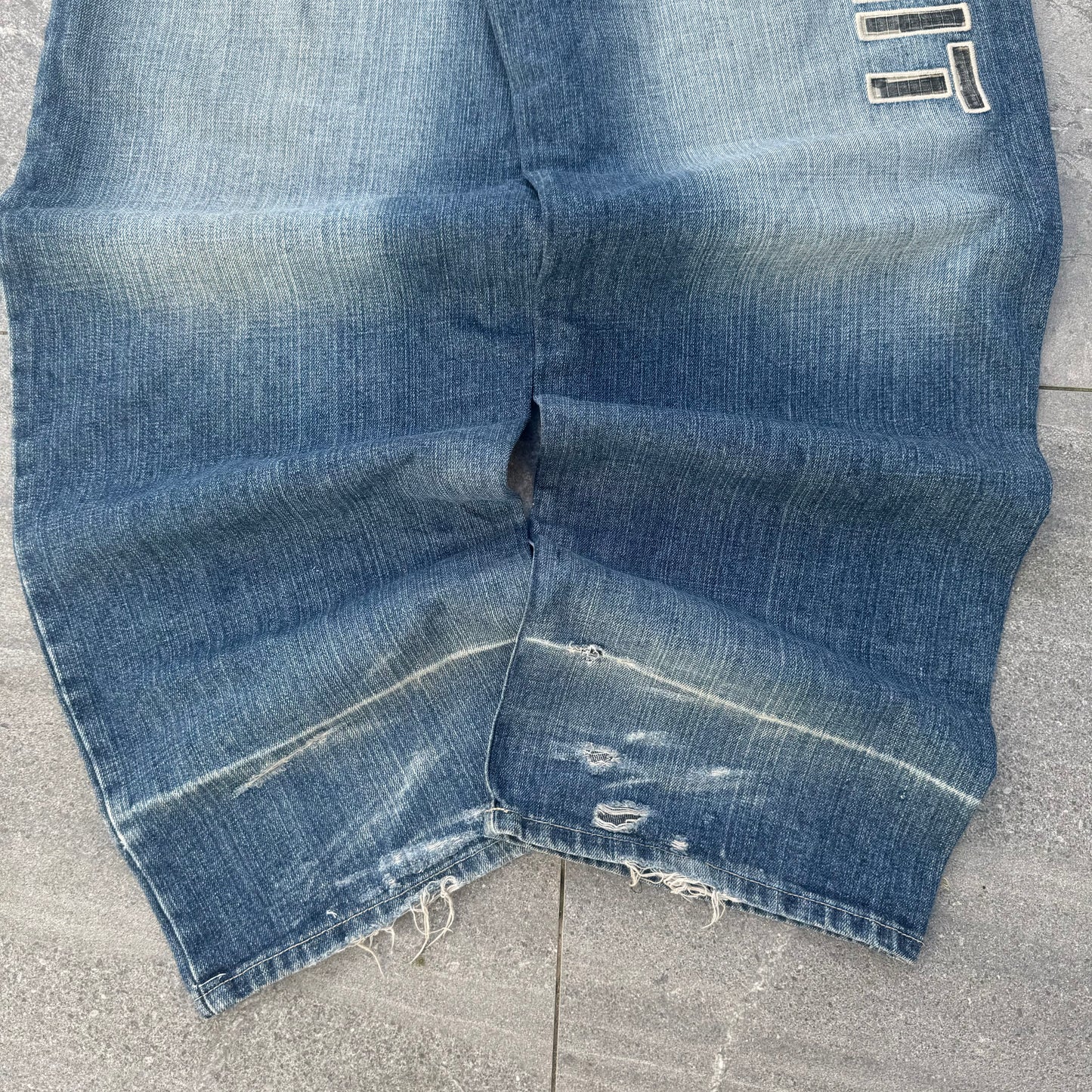 camo hit G UNITzzzzzz - 38x32”