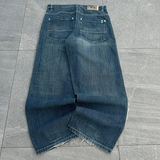 these are becoming impossible to source - 36x32”