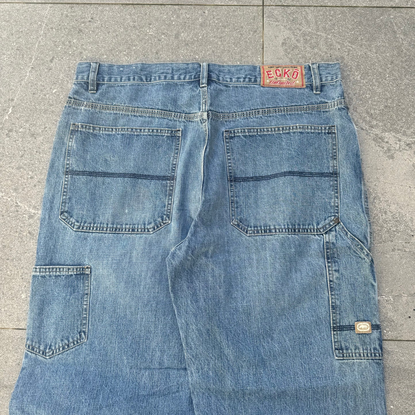 PHAT eckos - 36x32”