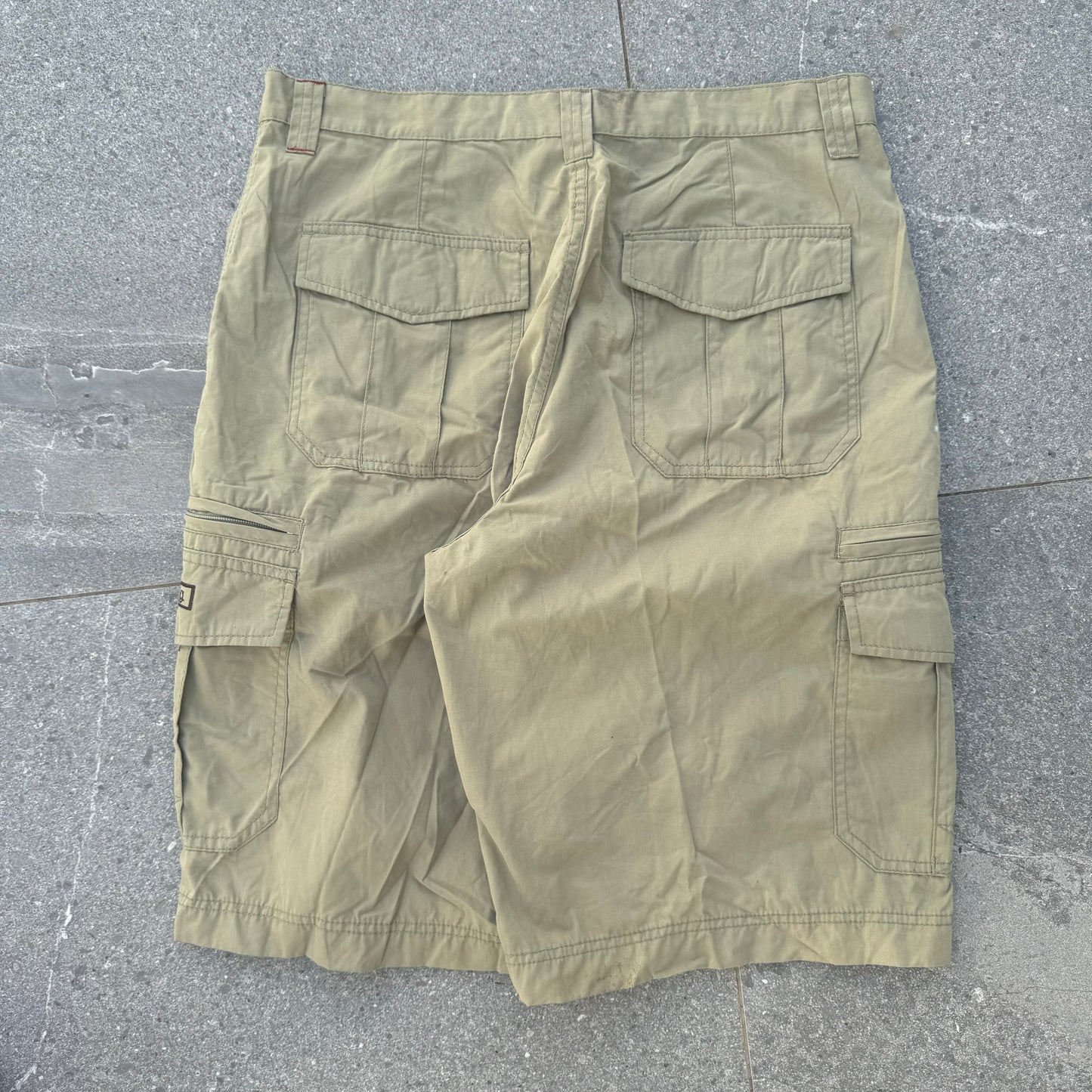 clean billabong pair - 34x11.5”