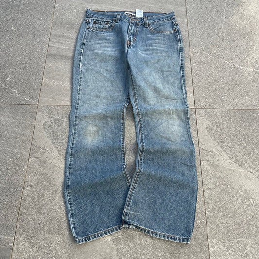damn the wash on these is so good. levi 515 bootcuts -32x31”