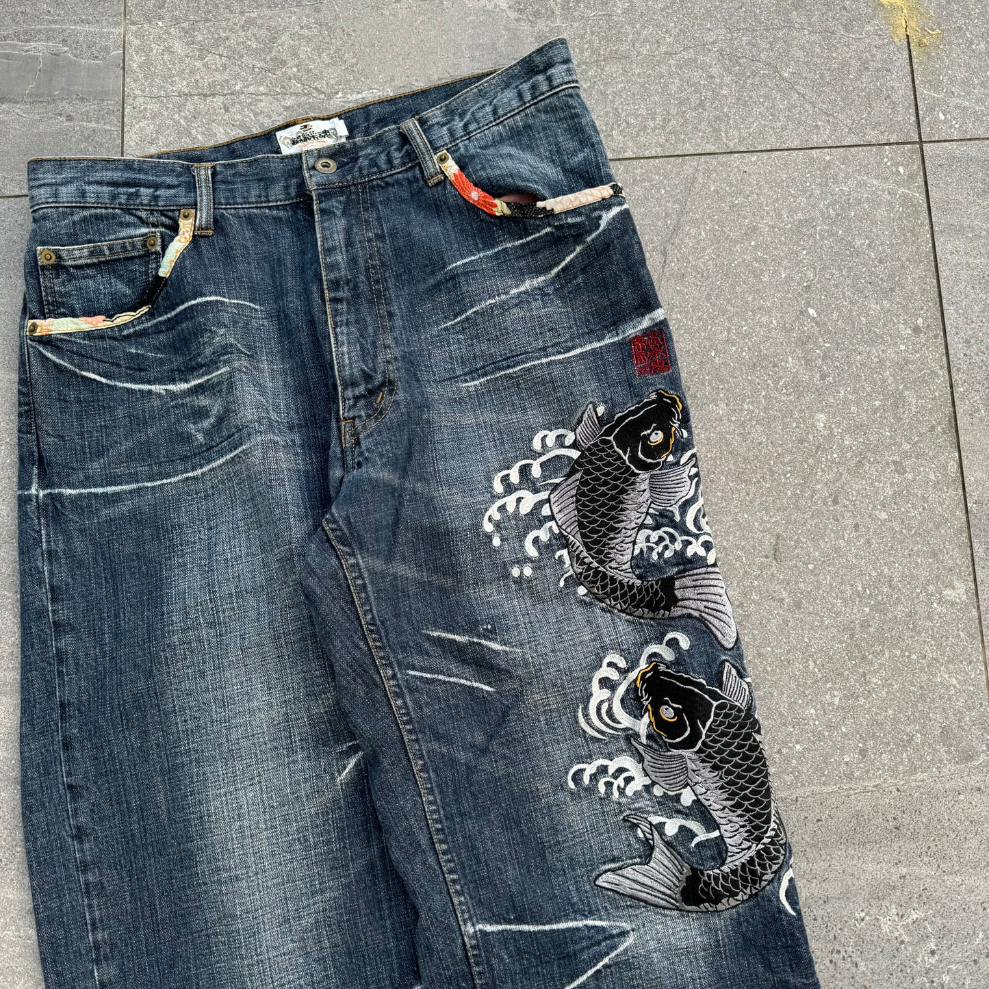karakuri jeans - 33”