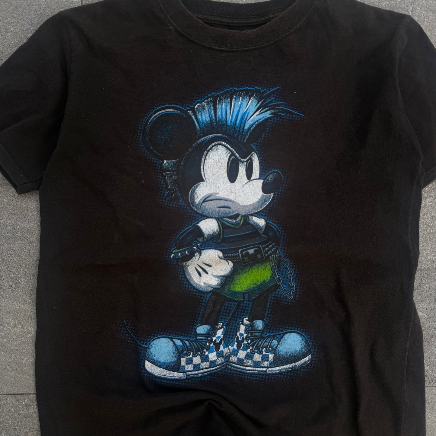 emo mickey tee 🖤 - XS