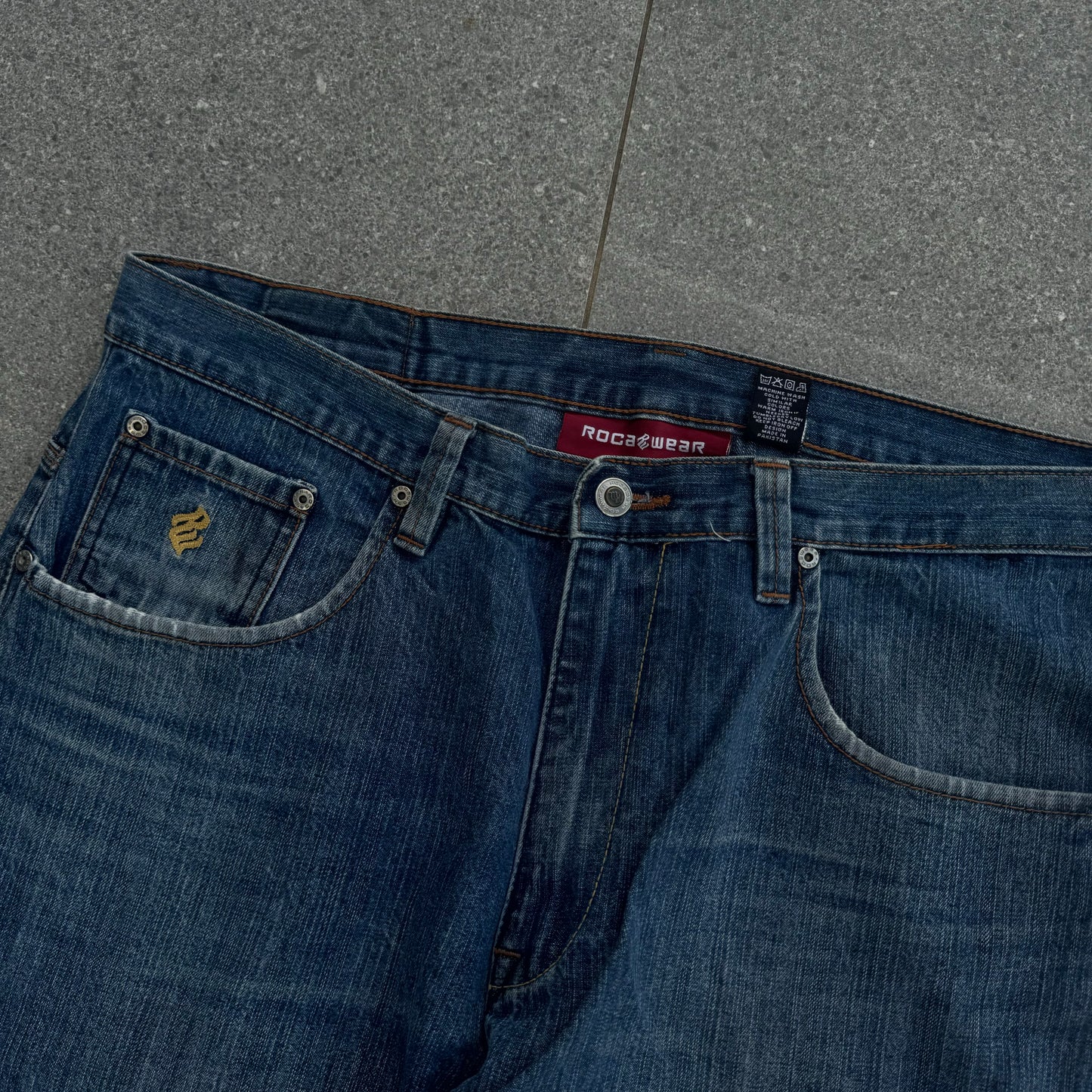 rocawear tribals - 38x29”