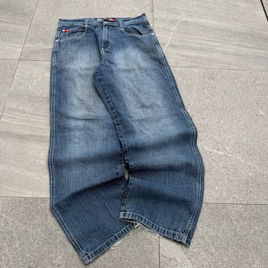 REEEEEED TABSSSSSS - 34x33”