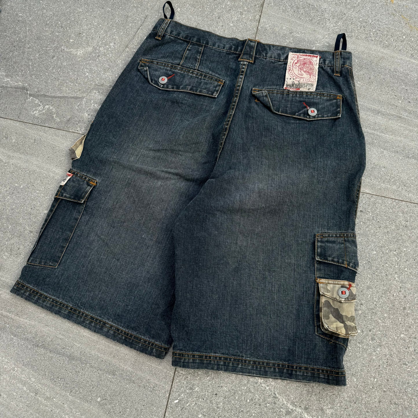 billabong cargos - 34x13.5”