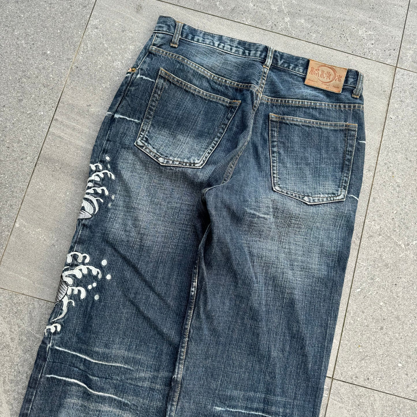 karakuri jeans - 33”