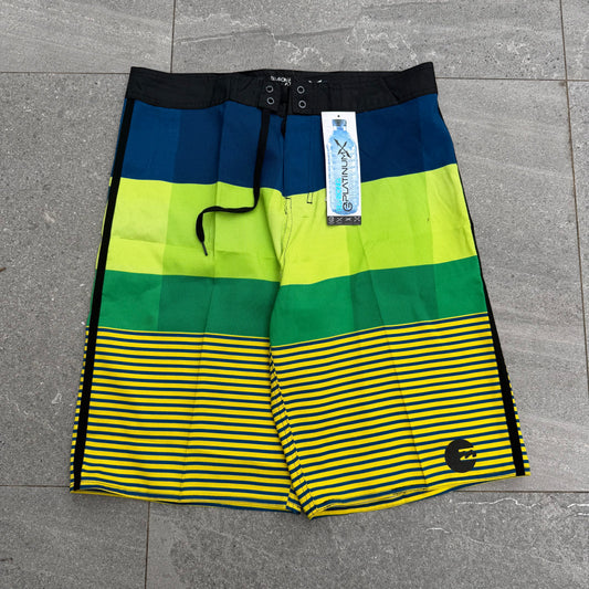 baggggy below knee billabong boardies - 36 & 38”