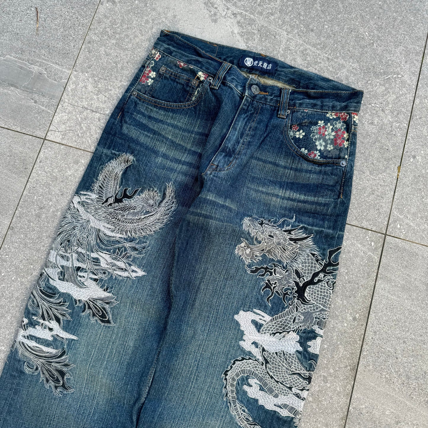 double hit dragons - 30x32”