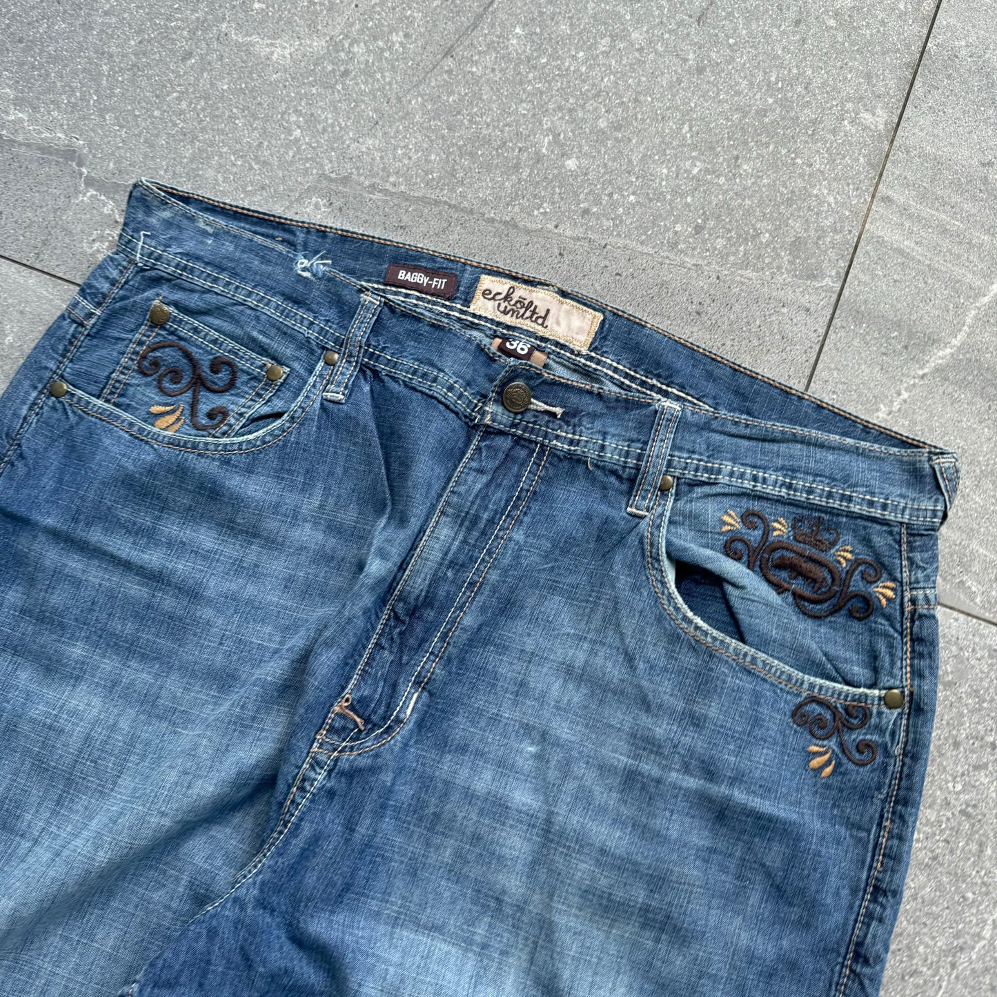 beautiffffullll embroidery on these ecko skulls - 38x31”