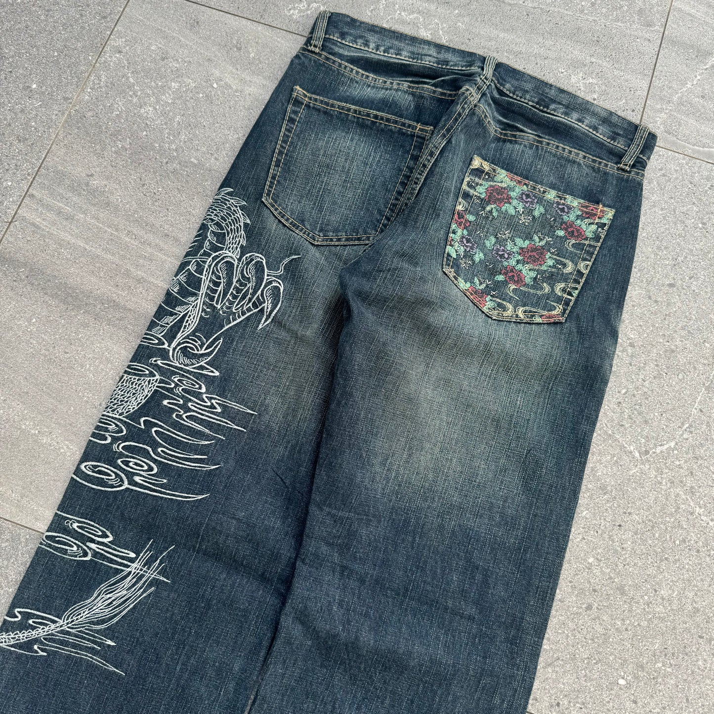beautiful japanese jeans - 33x32”