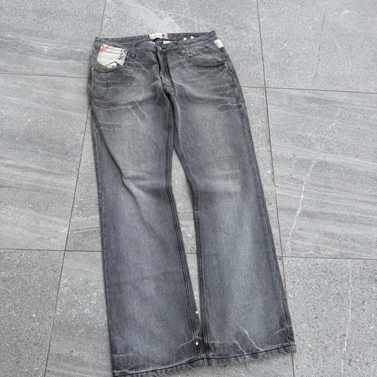 these fit so fucking good i want to eat them ((quiksilver bootcut)) - 36x33”