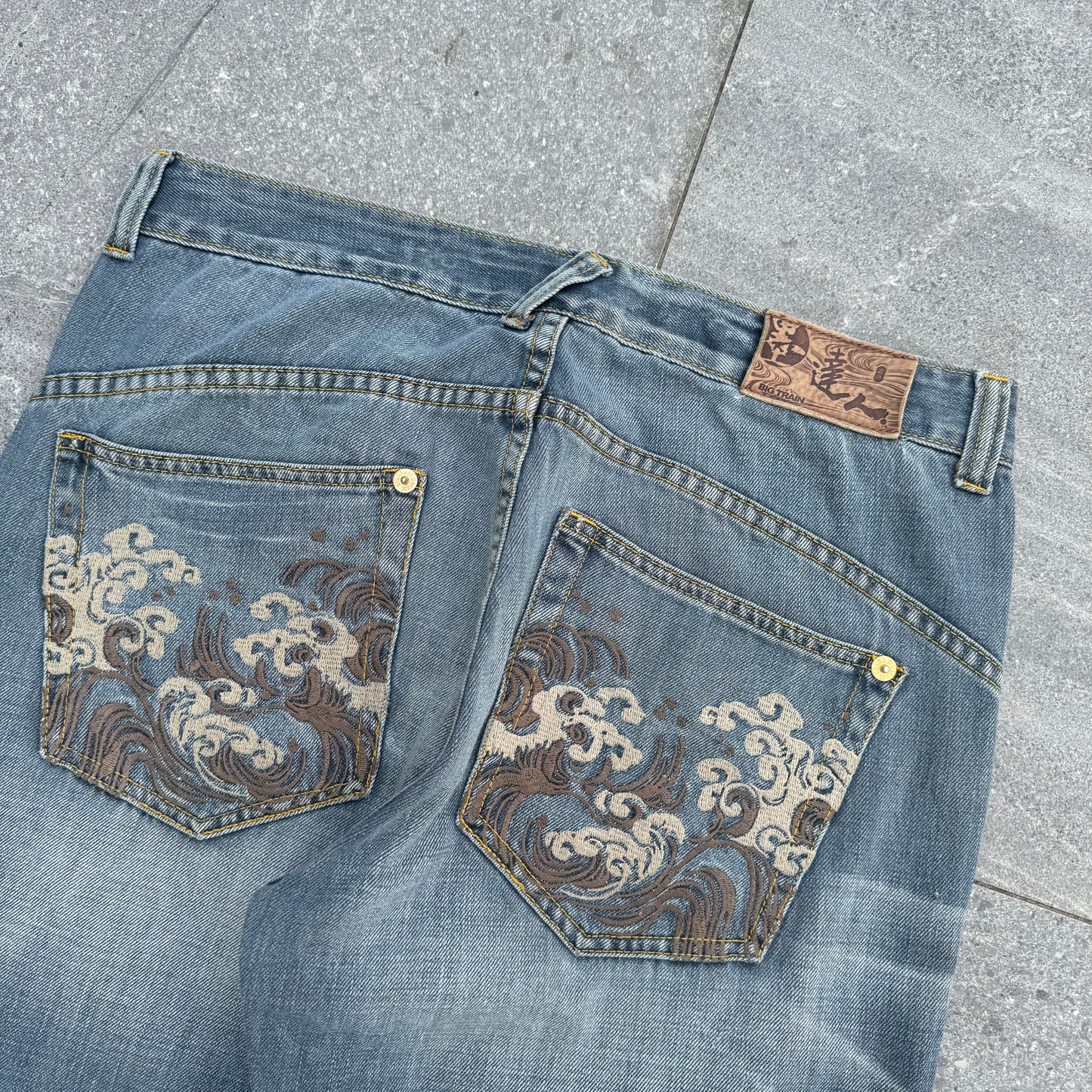 bigtrain osaka 🇯🇵🇯🇵🇯🇵 bootcuts - 34x29”